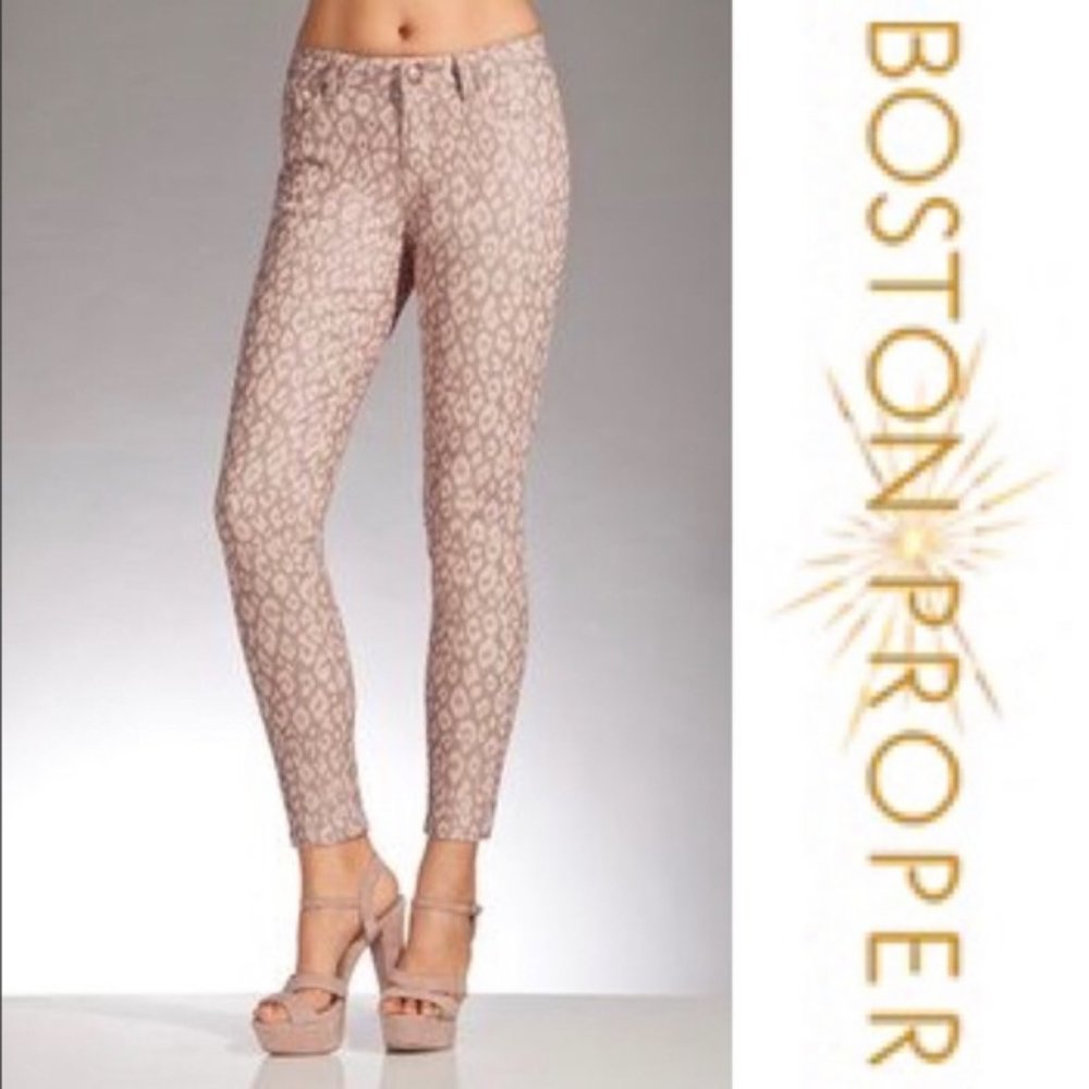Boston Proper Leopard Ankle Jeans in Blush with a Semi-Metallic Sheen. Size 4